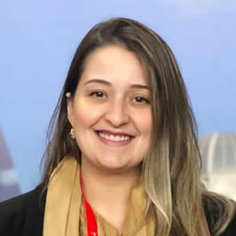 Dra. Paula Souza Cruz